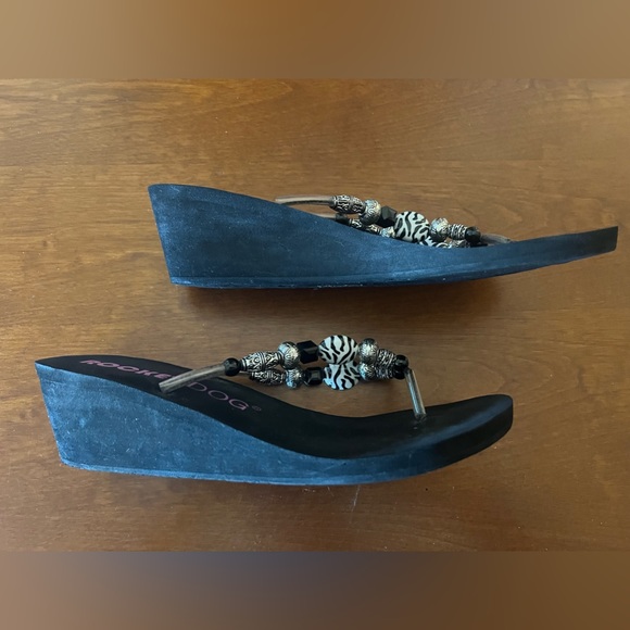 Rocket Dog Beaded Wedge Sandal - Picture 2 of 6